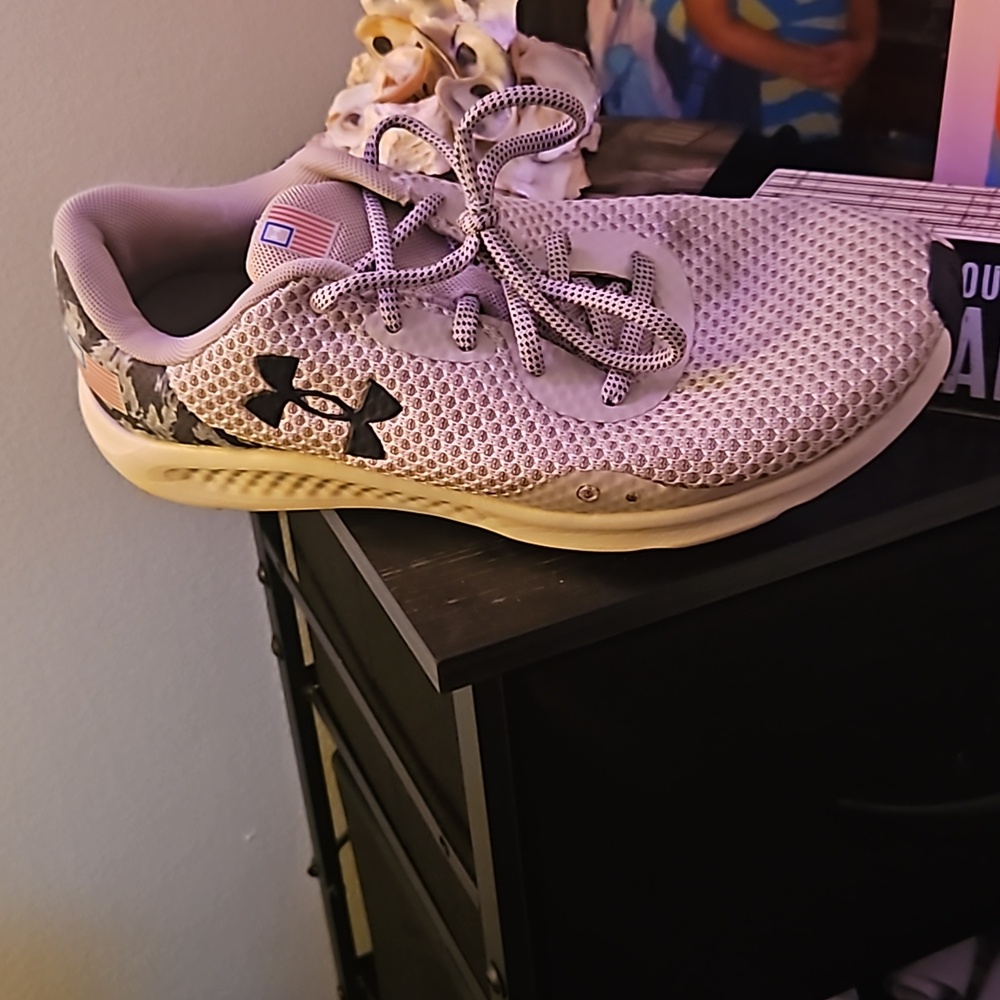 Mens underarmour sneakers